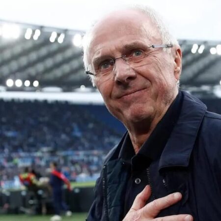 Sven-Göran Eriksson, entraîneur suédois de 76 ans, qui a dirigé le Benfica à deux reprises, entre 1982 et 1984, puis entre 1989 et 1992, est décédé ce lundi à l’âge de 76 ans des suites d’une longue maladie.