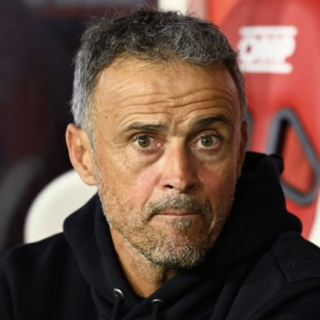 Luis Enrique reconnaît un calendrier « surchargé » et loue Neves: “Il s’adapte parfaitement”