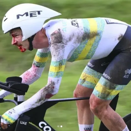 Le cycliste de UAE Team Emirates subit une lourde chute au Mondial et exprime sa frustration : “C’est déchirant de penser à ce qui aurait pu être”
