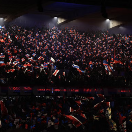 Deux des meneurs des chants homophobes au Parc des Princes identifiés